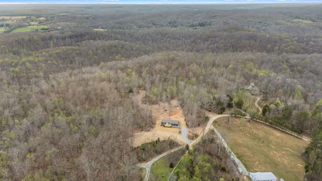 10948 Kyle Road, Bon Aqua, TN 37025