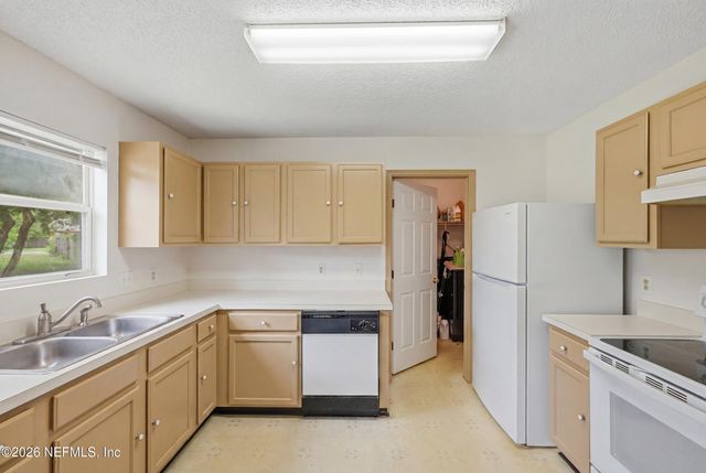 11532 BIRCH FOREST Circle E, Jacksonville, FL 32218