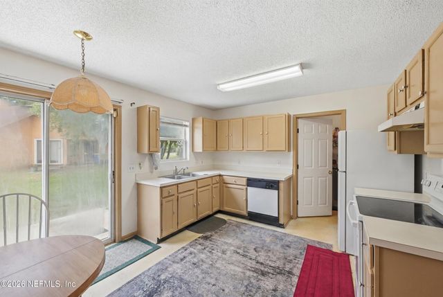 11532 BIRCH FOREST Circle E, Jacksonville, FL 32218