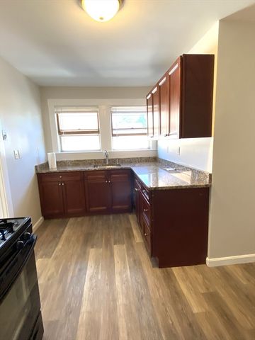 117 Fayette 3, Quincy, MA 02170