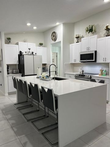 7111 AMELIA COVE COURT, Sun City Center, FL 33573