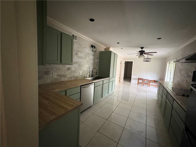 5313 River Oaks Dr, Corpus Christi, TX 78413