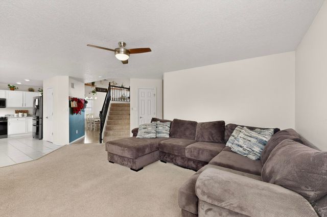 10223 Arroyo Crest Drive NW, Albuquerque, NM 87114