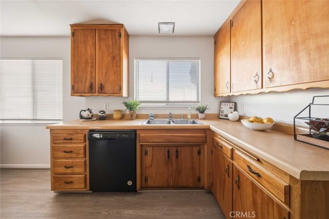 39133 11th Street W, Palmdale, CA 93551