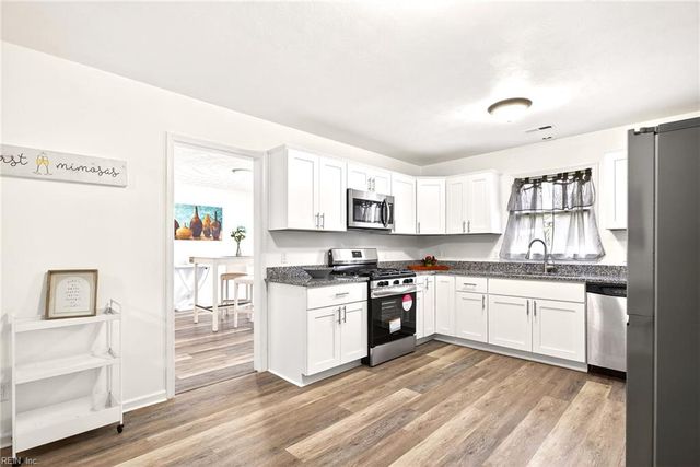 2076 Nansemond PW, Suffolk, VA 23434