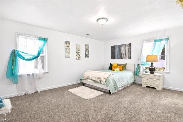 2076 Nansemond PW, Suffolk, VA 23434