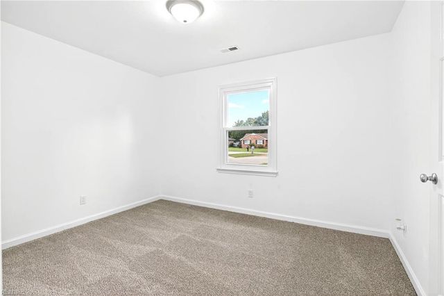 2076 Nansemond PW, Suffolk, VA 23434