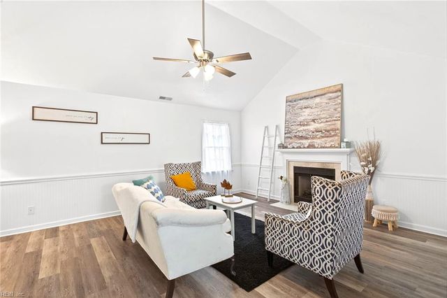 2076 Nansemond PW, Suffolk, VA 23434