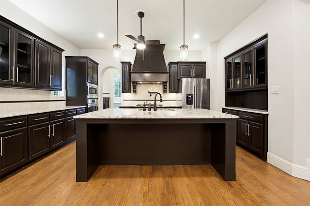 2201 Austin Waters, Carrollton, TX 75010