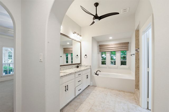 2201 Austin Waters, Carrollton, TX 75010