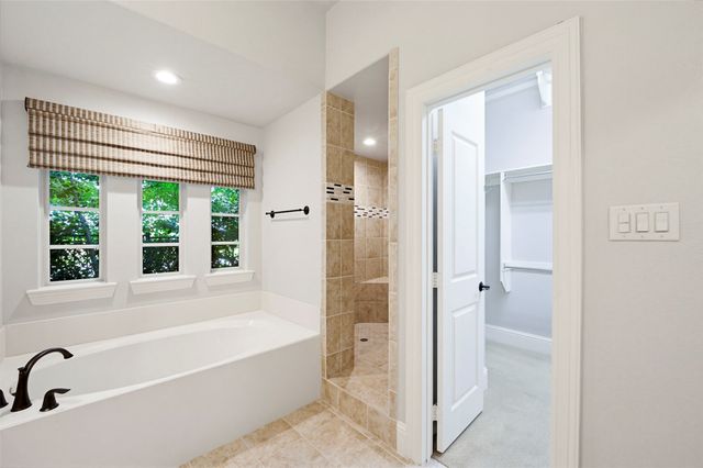 2201 Austin Waters, Carrollton, TX 75010