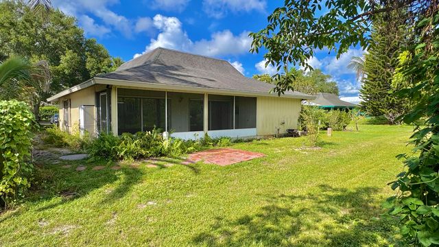 322 SW INDIAN GROVES Drive, Stuart, FL 34994