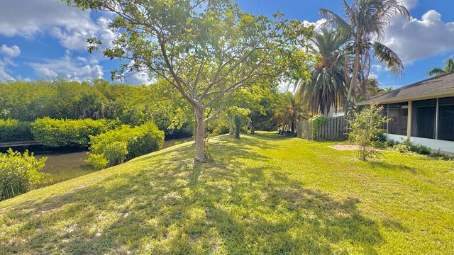 322 SW INDIAN GROVES Drive, Stuart, FL 34994