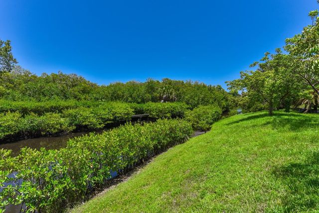 322 SW INDIAN GROVES Drive, Stuart, FL 34994