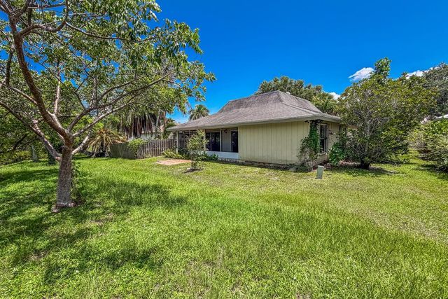 322 SW INDIAN GROVES Drive, Stuart, FL 34994