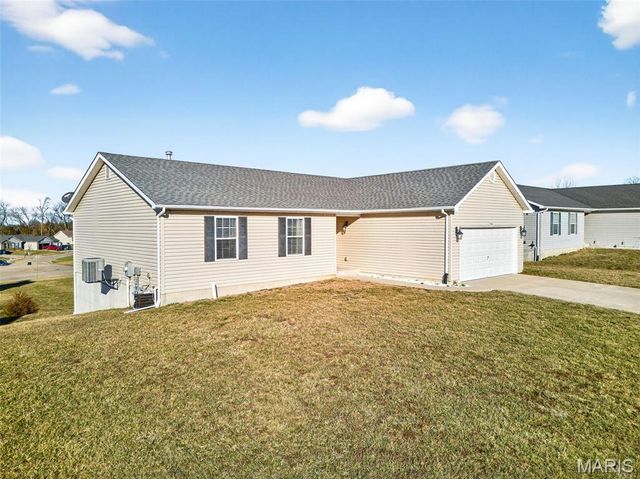 523 Falcons Flight, Wright City, MO 63390