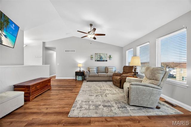 523 Falcons Flight, Wright City, MO 63390