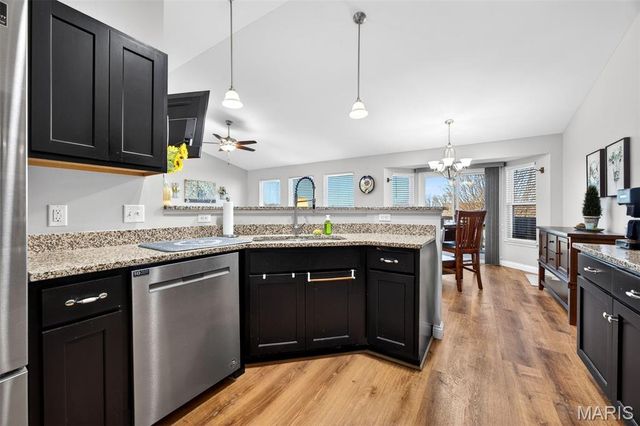 523 Falcons Flight, Wright City, MO 63390