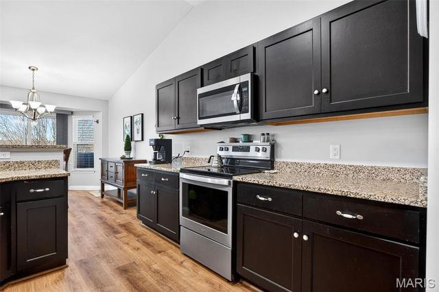 523 Falcons Flight, Wright City, MO 63390