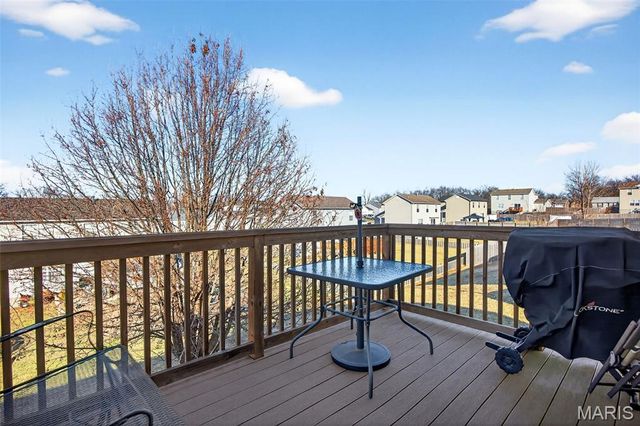 523 Falcons Flight, Wright City, MO 63390