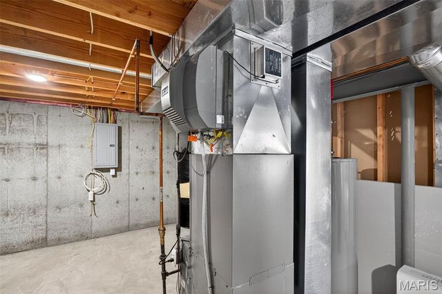 523 Falcons Flight, Wright City, MO 63390