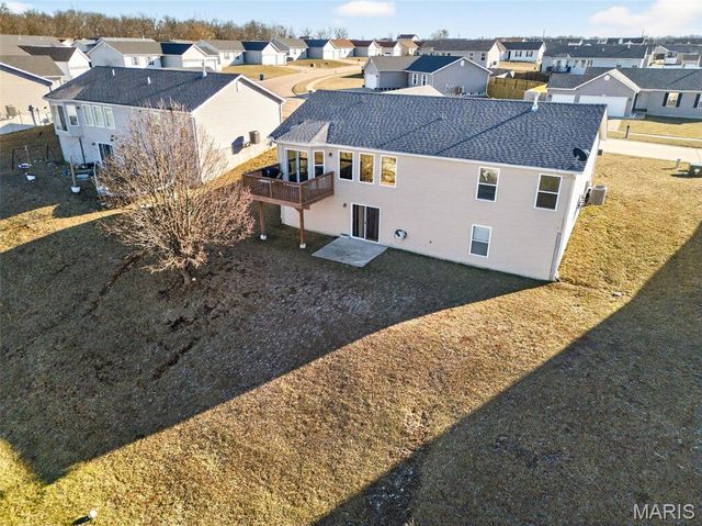 523 Falcons Flight, Wright City, MO 63390