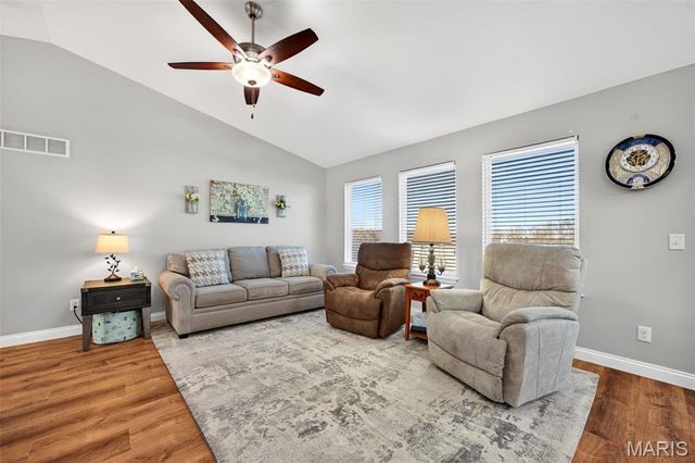 523 Falcons Flight, Wright City, MO 63390