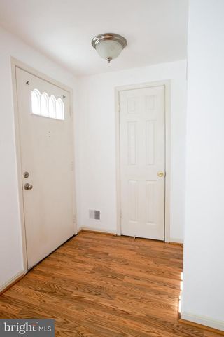 3024 TALKING ROCK DR, Fairfax, VA 22031