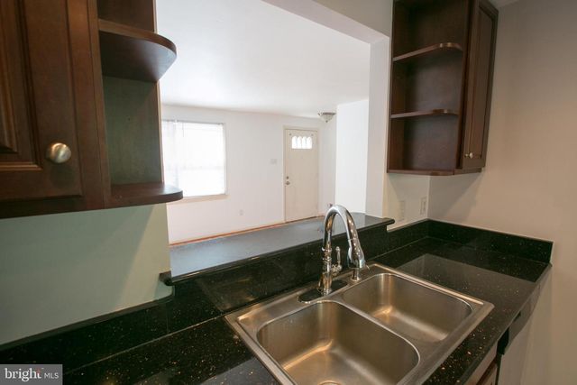 3024 TALKING ROCK DR, Fairfax, VA 22031