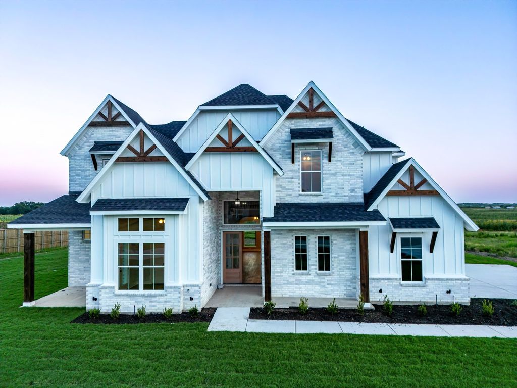2950 Claire Drive, Midlothian, TX 76065