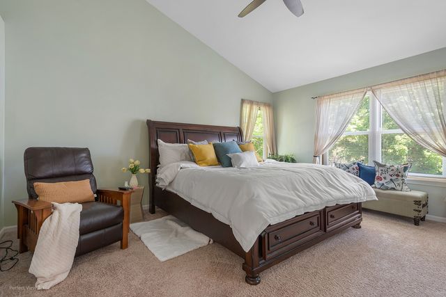 1195 Masters Parkway, Aurora, IL 60506
