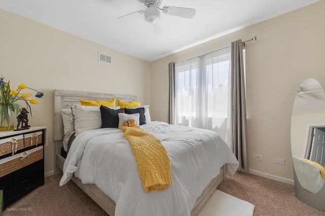 1195 Masters Parkway, Aurora, IL 60506
