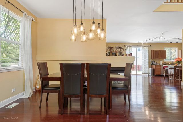 1195 Masters Parkway, Aurora, IL 60506