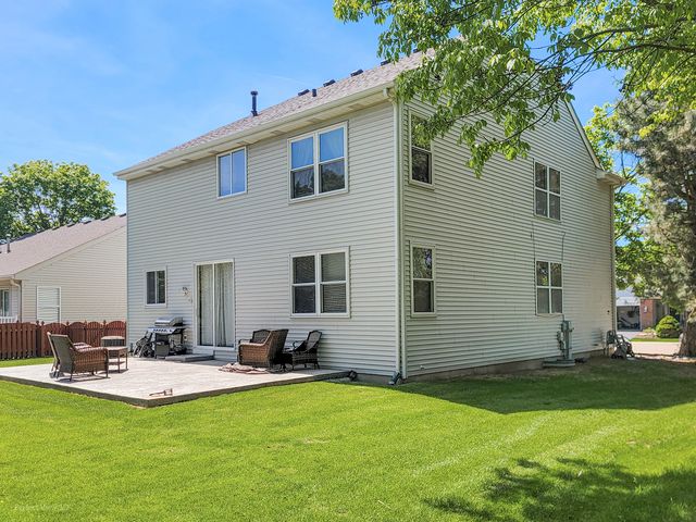 1195 Masters Parkway, Aurora, IL 60506