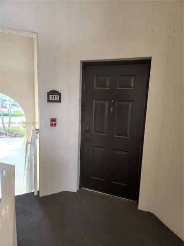 11501 NW 89th St 213, Doral, FL 33178
