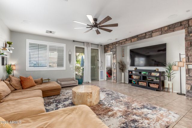 21466 E ROUNDUP Way, Queen Creek, AZ 85142