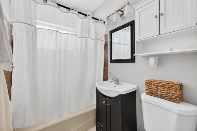 3209 NE 7th Place, Pompano Beach, FL 33062