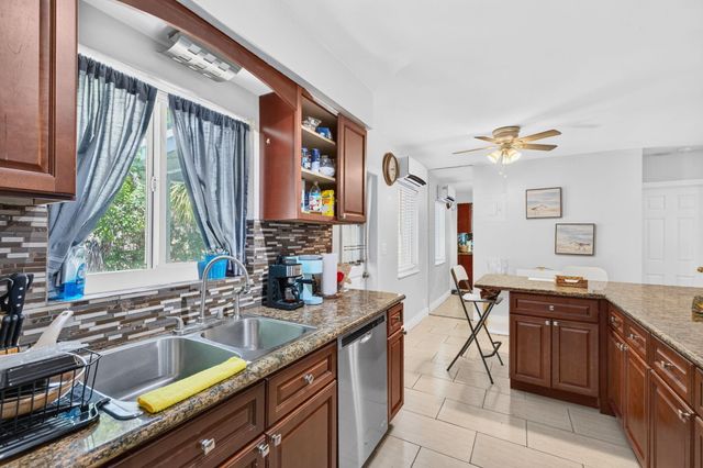 3209 NE 7th Place, Pompano Beach, FL 33062