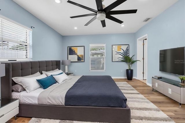 200 62ND STREET N, St Petersburg, FL 33710