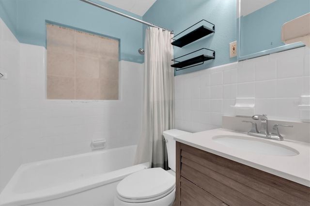 200 62ND STREET N, St Petersburg, FL 33710