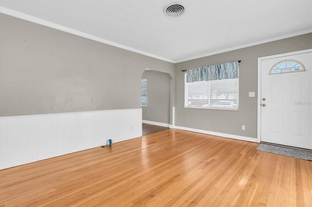 200 62ND STREET N, St Petersburg, FL 33710