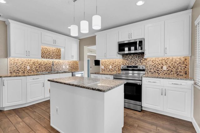 200 62ND STREET N, St Petersburg, FL 33710