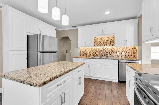 200 62ND STREET N, St Petersburg, FL 33710