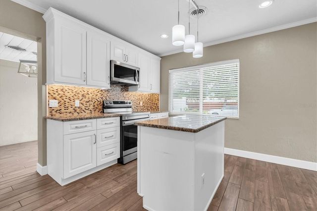 200 62ND STREET N, St Petersburg, FL 33710