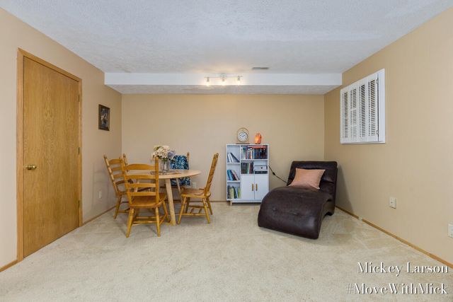 7000 Camelback Drive NE, Rockford, MI 49341