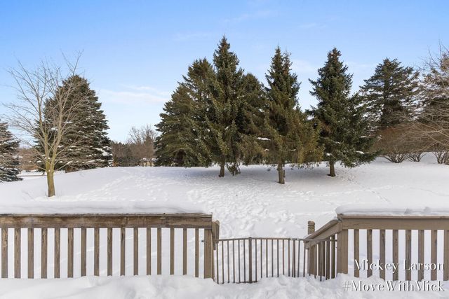 7000 Camelback Drive NE, Rockford, MI 49341