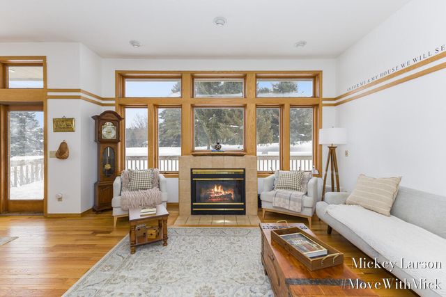 7000 Camelback Drive NE, Rockford, MI 49341