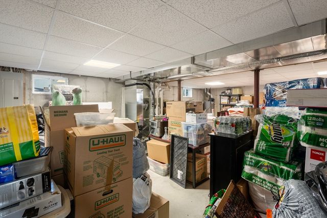 53 Hiawatha Ave, Waltham, MA 02451