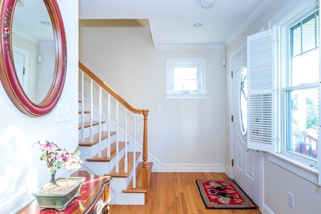 53 Hiawatha Ave, Waltham, MA 02451