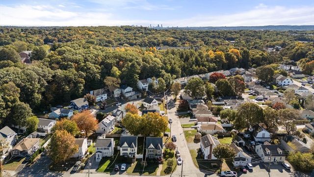 53 Hiawatha Ave, Waltham, MA 02451